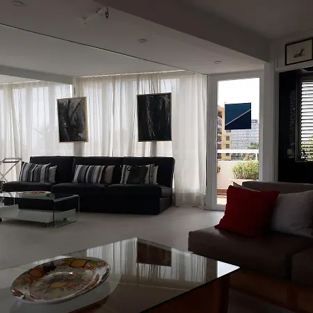 Aparthotel * Playa de las Americas (Tenerife)